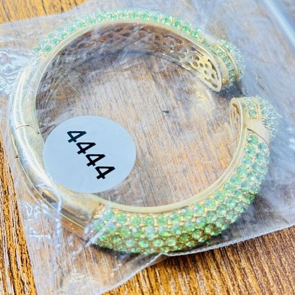 HSN Joan Boyce Kissable Cuff Bracelet Green Crystal Hinged Bracelet Pave QVC 444 - Picture 12 of 12
